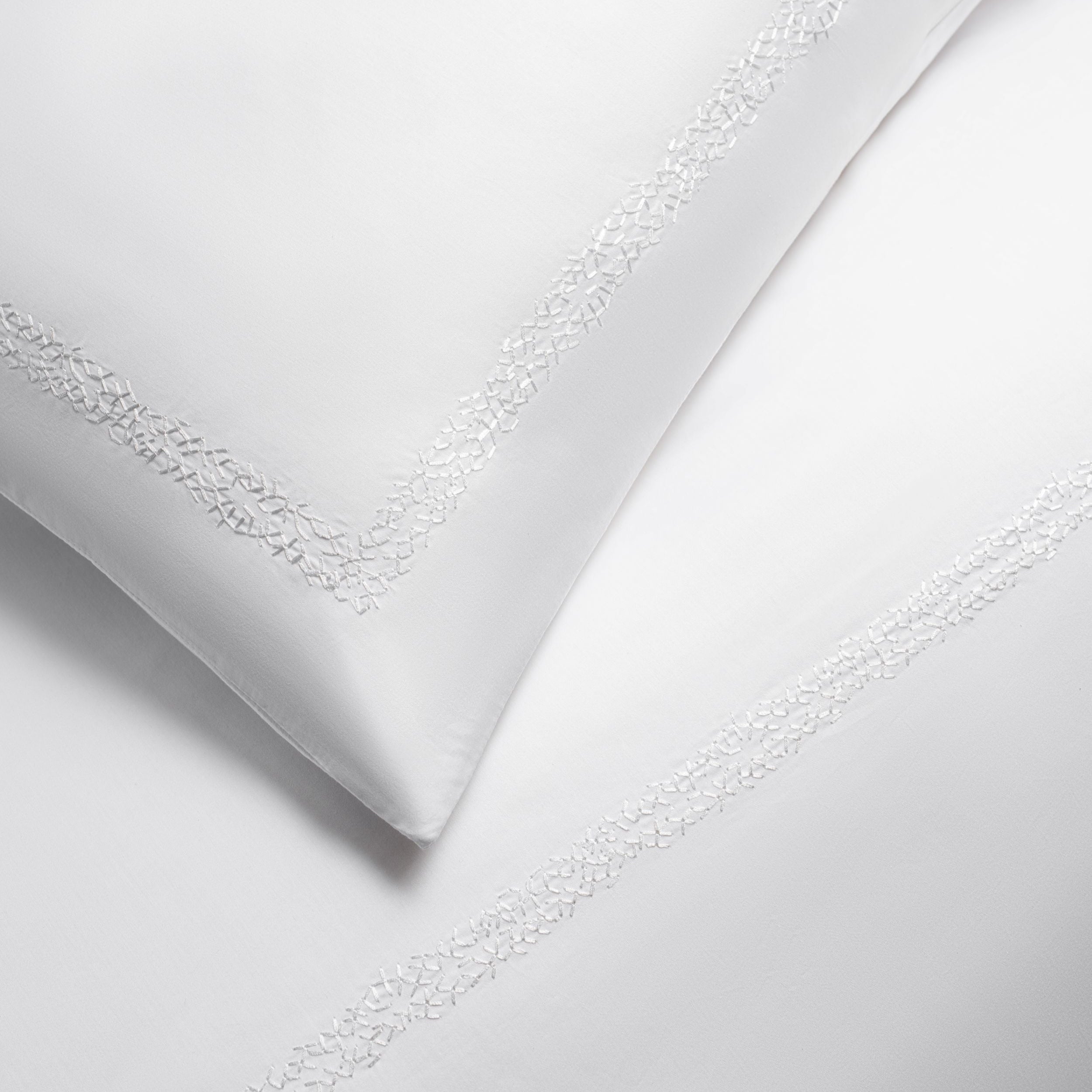 AVA Fine Linen SoHo Duvet Set- White