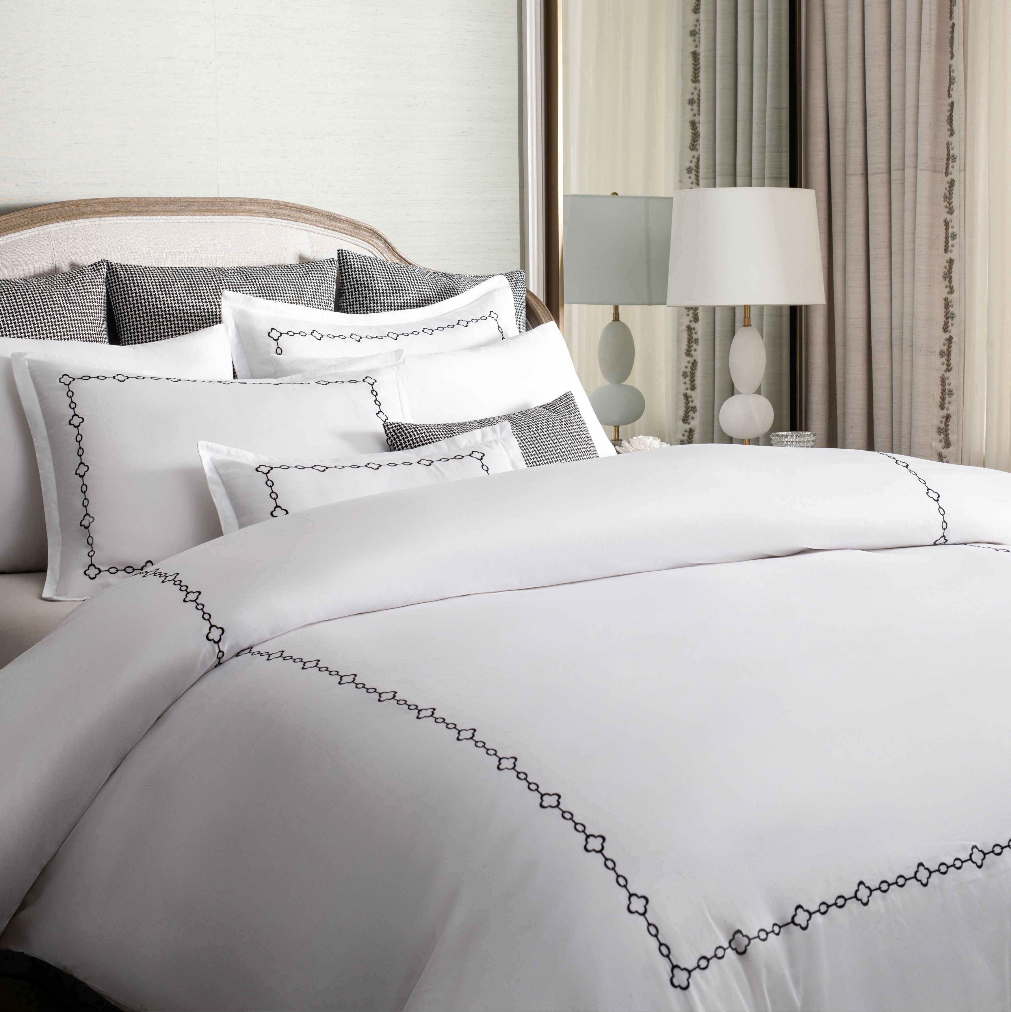 AVA Fine Linen Mayfair Chain Duvet Set