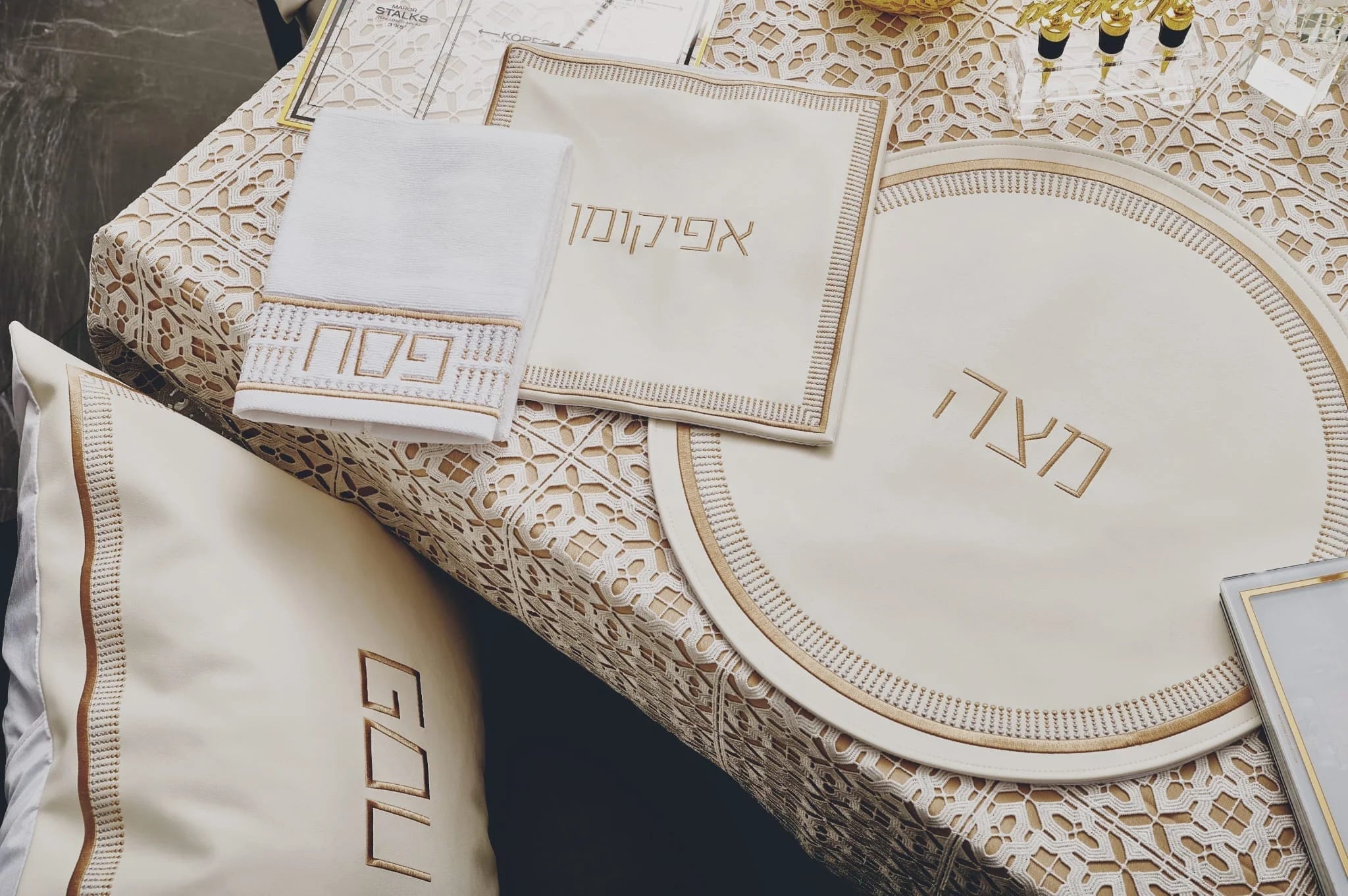 Trinket Pesach Set