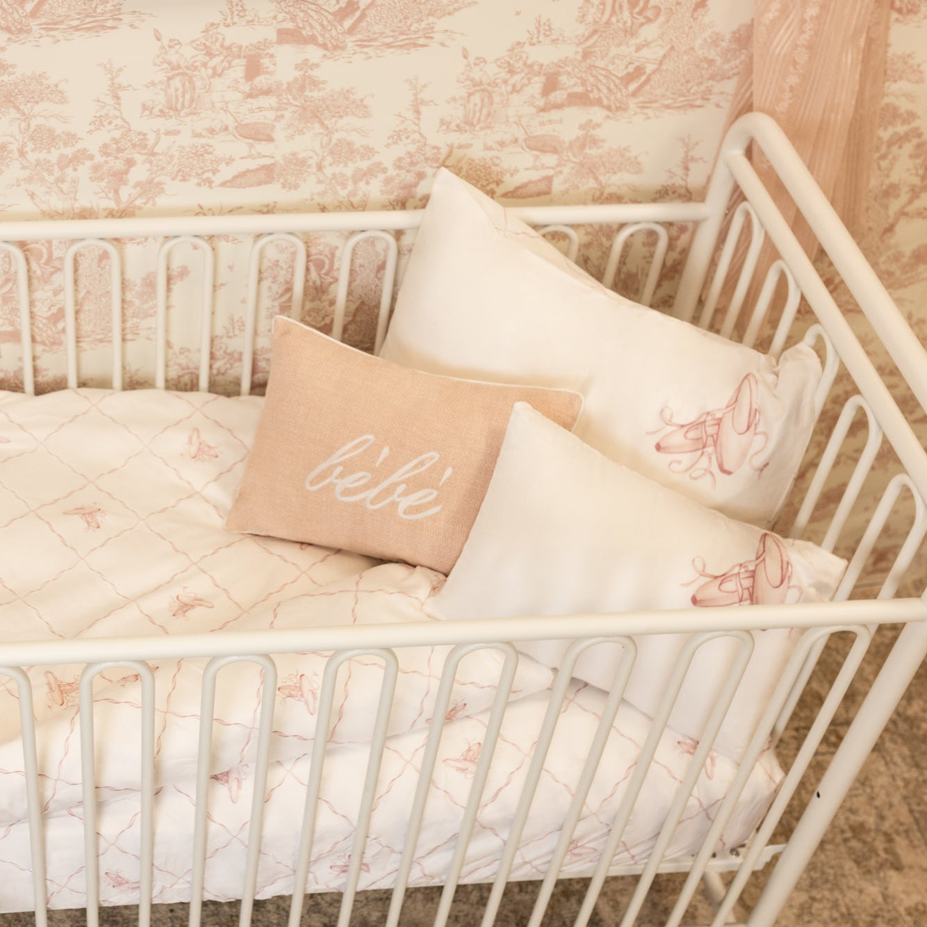 Petite Belle Rose Ballet Crib Set