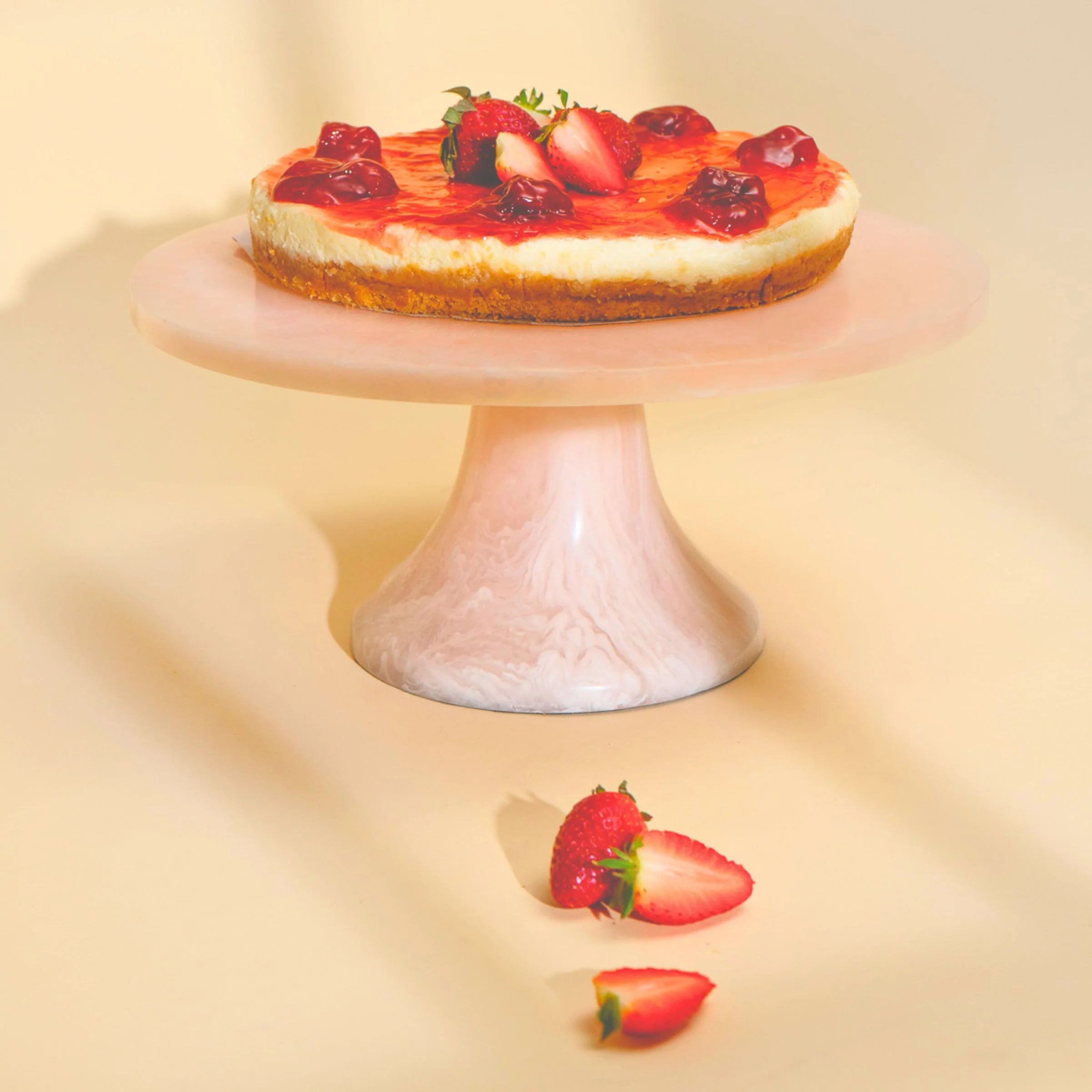 Lucente Pink Resin Cake Stand