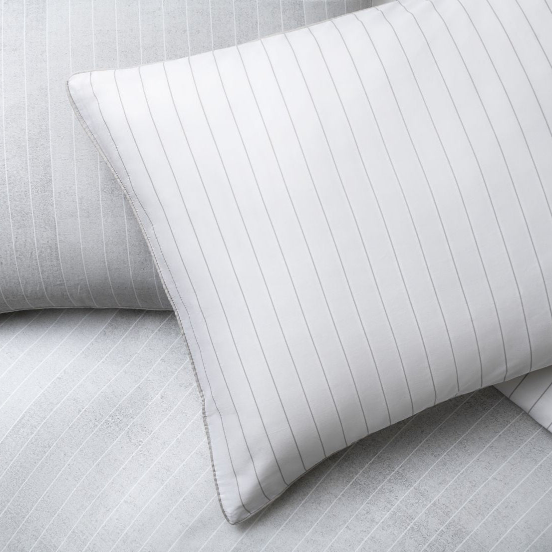 Aura Home Wesley Duvet Set- Grey