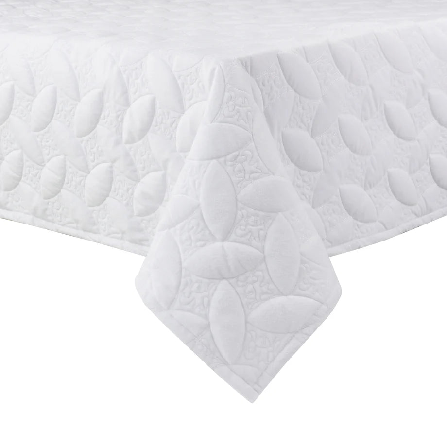 Adorn Your Table Marquis Velvet Quilt Tablecloth