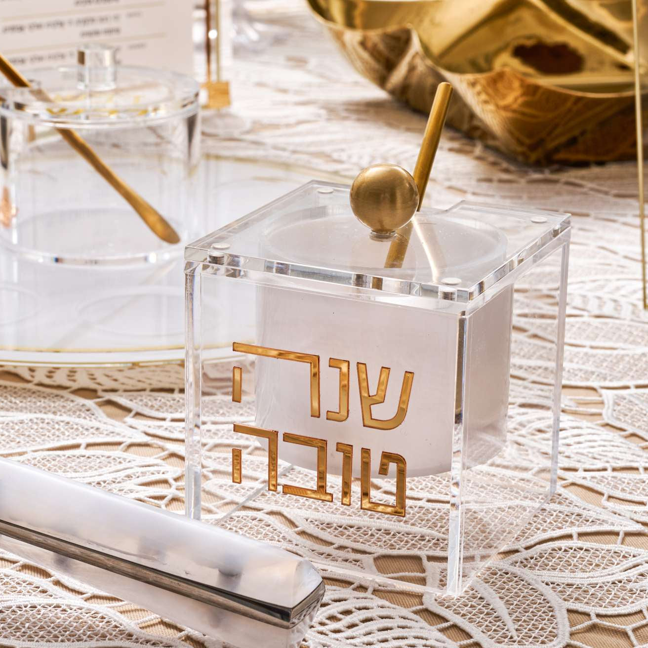 Suspended Honey Dish